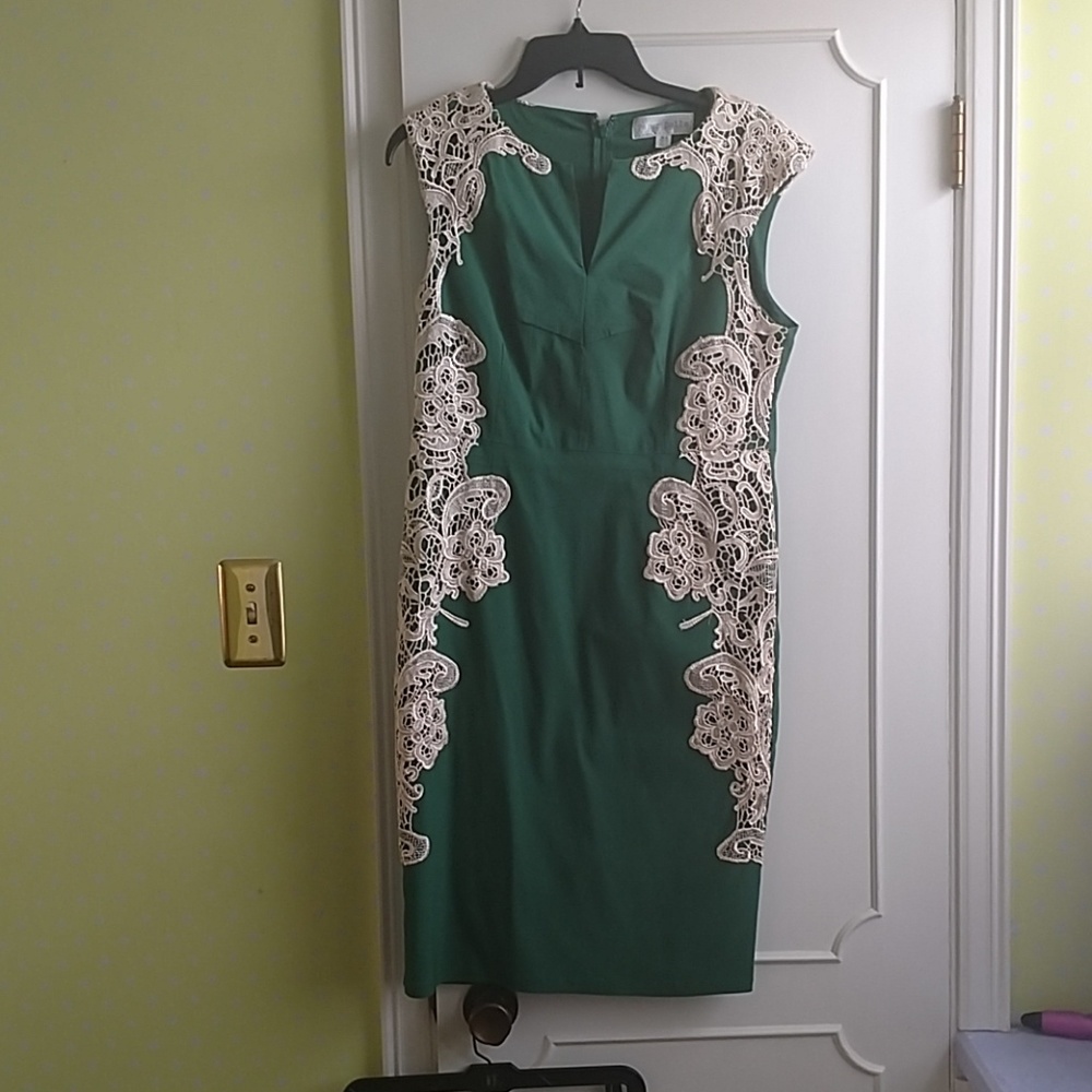 Green lace sheath special occasion dress